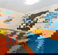 Dolphin Lodge - ACT Tourism