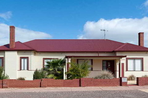 Playford Lodge - ACT Tourism 0
