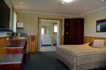 Kentish Hills Retreat - ACT Tourism 3