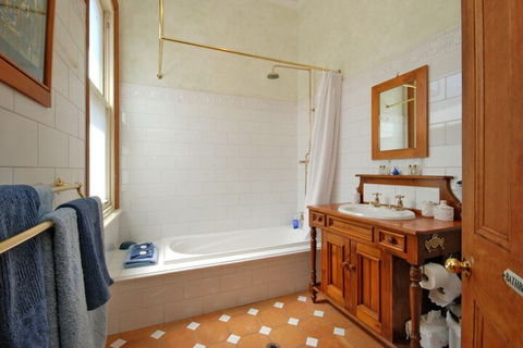 Above Bored Bed & Breakfast - ACT Tourism 6