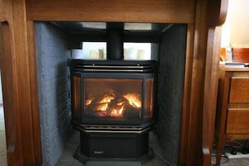 Westbury Gingerbread Cottages - ACT Tourism 5