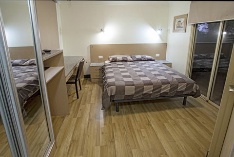 Cattrall Park Motel - ACT Tourism 3