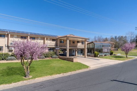 West End Motor Lodge - ACT Tourism 1