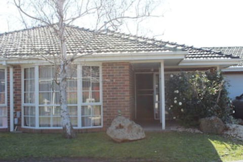 Australian Home Away At Doncaster Elgar - ACT Tourism 0