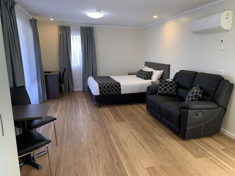 Thunderbird Motel - ACT Tourism 5