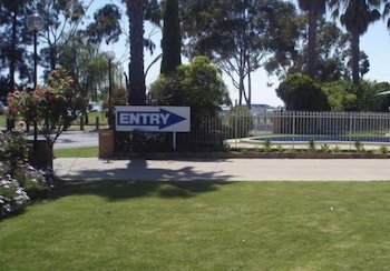 Lakeview Motel - ACT Tourism 3
