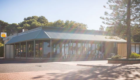 Foreshore Motor Inn - ACT Tourism 3