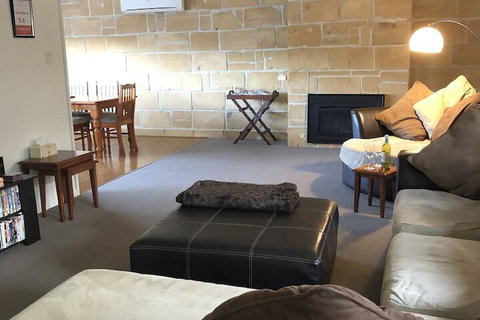 Warrnambool Cbd Townhouses - ACT Tourism 6