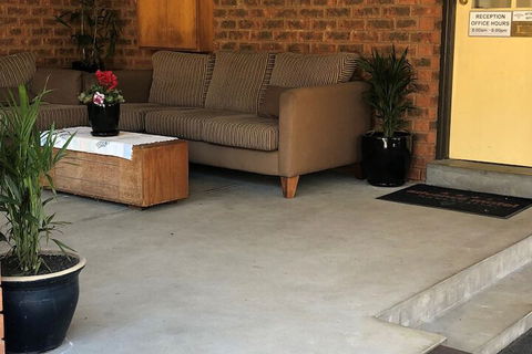 Advance Motel - ACT Tourism 5