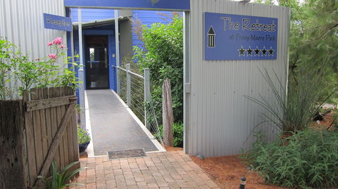 The Retreat At Froog-Moore Park - ACT Tourism 4