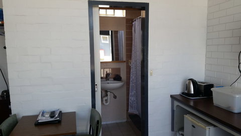 Sun Centre Motel - ACT Tourism 5