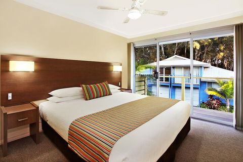 Flynns On Surf Beach Villas - ACT Tourism 6