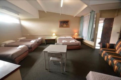 Parkview Motor Inn Parkes - ACT Tourism 3