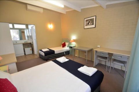 Parkview Motor Inn Parkes - ACT Tourism 6