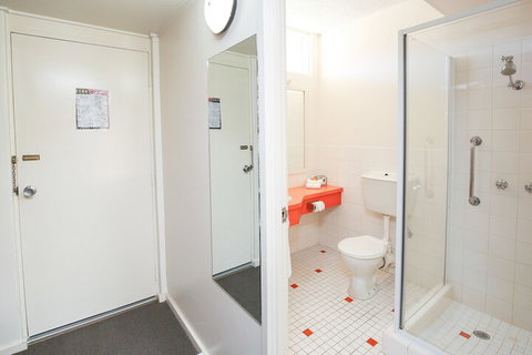 Sandors Motor Inn - ACT Tourism 5