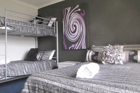 Apollo Apartments - ACT Tourism 3