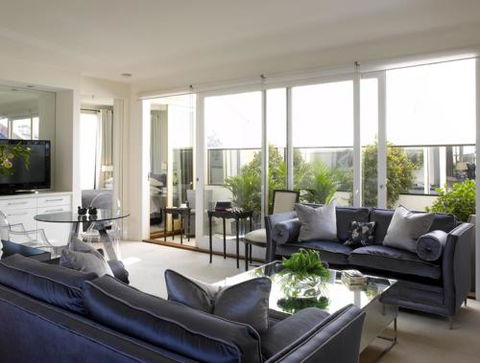 Andres Mews Luxury Serviced Apartments - ACT Tourism 3