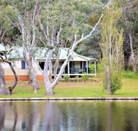 Bushy Lake Chalets - ACT Tourism