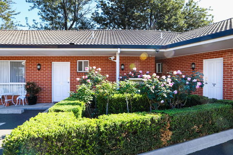 Akuna Motor Inn And Apartments - ACT Tourism 0