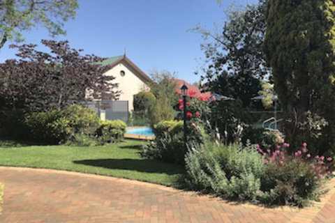 Country Apartments - ACT Tourism 0