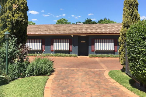 Country Apartments - ACT Tourism 1