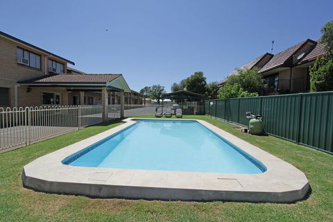 Atlas Motel - ACT Tourism 3