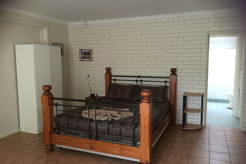 Warrumbungles Mountain Motel - ACT Tourism 6