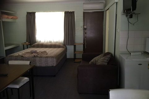 Warrumbungles Mountain Motel - ACT Tourism 5