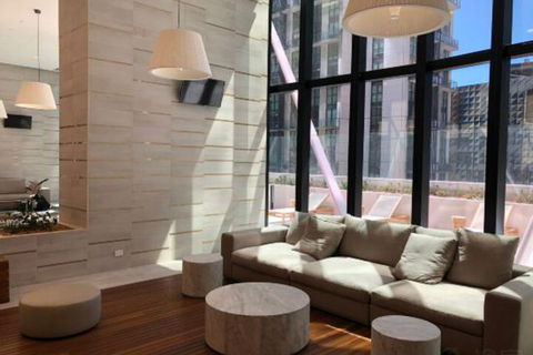 Avanti Two Bedroom View Apartment Floor 44 CBD - ACT Tourism 6