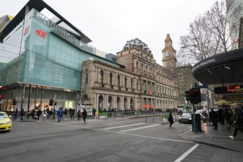 Avanti Two Bedroom View Apartment Floor 44 CBD - ACT Tourism 2