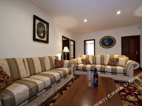 Fleur De Lys - ACT Tourism 0