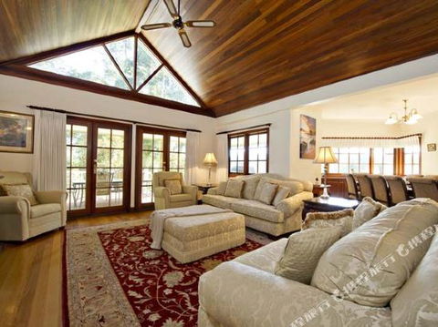 Fleur De Lys - ACT Tourism 5