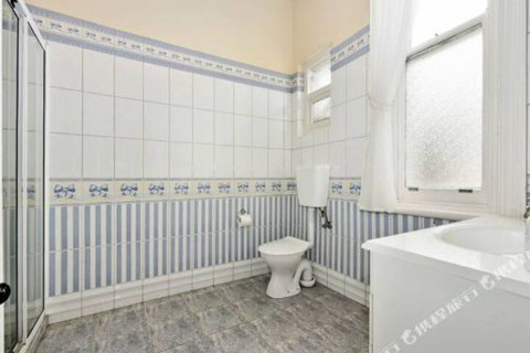 Rose Garden Spacious Family Home Near CBD - ACT Tourism 0