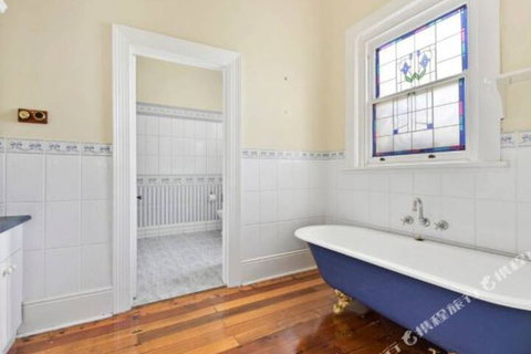 Rose Garden Spacious Family Home Near CBD - ACT Tourism 5