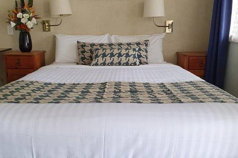 MAS Country Colonial Motor Inn - ACT Tourism 7