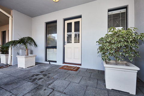 Fremantle Townhouse Unit 5 - ACT Tourism 0