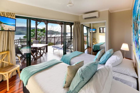 NEWLY BEAUTFULLY RENOVATED 16 The Casuarina 3 Bedroom House With 180 Degree Ocean Views - ACT Tourism 3