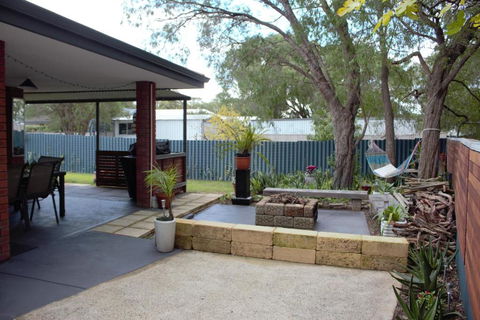 Abbey Beach Cottage - ACT Tourism 4