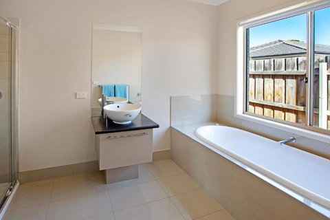 Toonalook Retreat Pet Friendly & Close To Town - ACT Tourism 3