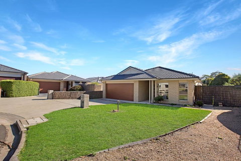 Toonalook Retreat Pet Friendly & Close To Town - ACT Tourism 4