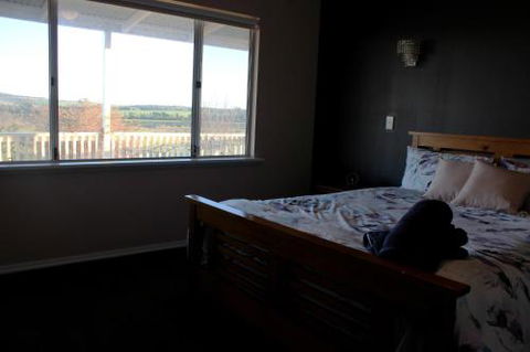 A Better Life Animal Sanctuary FarmStay Private Two Bedrooms Lounge Room & Bathroom & Toilet Shared Kitchen - ACT Tourism 4