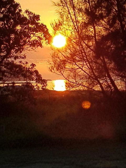 Apartment With Sweeping View Of The Bay 2 Bedrooms Sleeps 5 - ACT Tourism 6