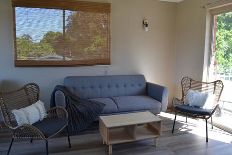 Apartment With Sweeping View Of The Bay 2 Bedrooms Sleeps 5 - ACT Tourism 4