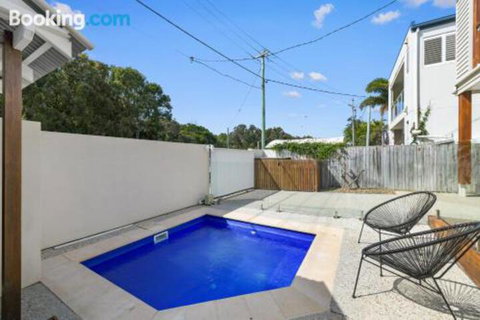 Mudjimba Island Beach House - ACT Tourism 1