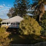 Stunning Queenslander - ACT Tourism 0