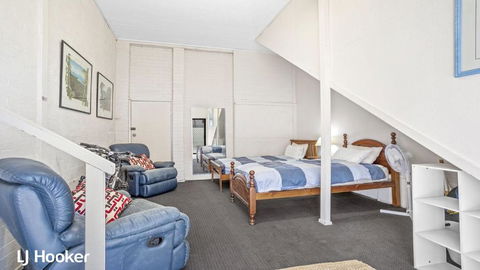 Yacaaba Beautiful Waterfront Location - ACT Tourism 4