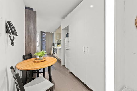 A Stylish & Comfy CBD Studio Near Southern Cross - ACT Tourism 4