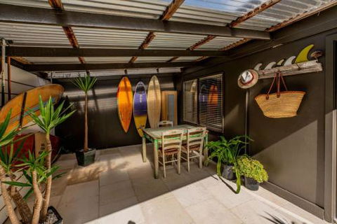 SUNSET BEACH SHACK On SURF - ACT Tourism 5