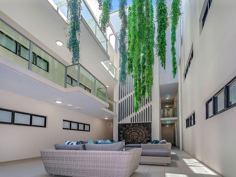 Apartment Near City On Lake 3 - ACT Tourism 3