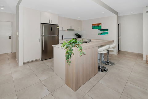 Apartment Near City On Lake 3 - ACT Tourism 6